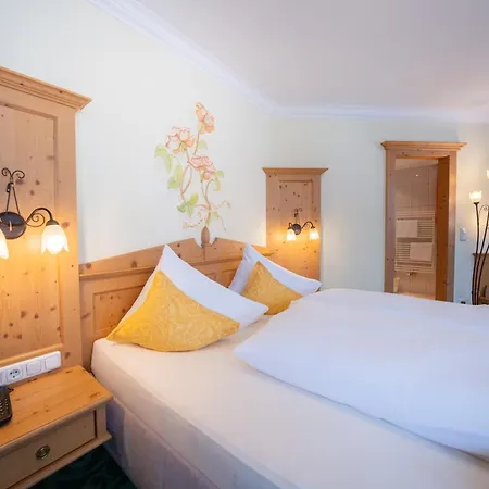 Hotel Trisanna-3