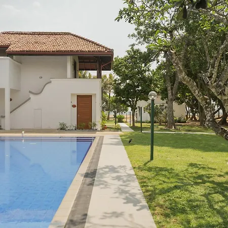 Hibiscus Beach Hotel & Villas-3