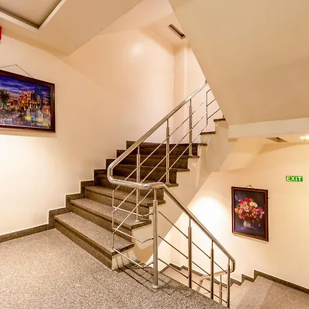 Aman Continental With Restaurant - 5Mins From Connaught Place ,Railway Station & Metro-2