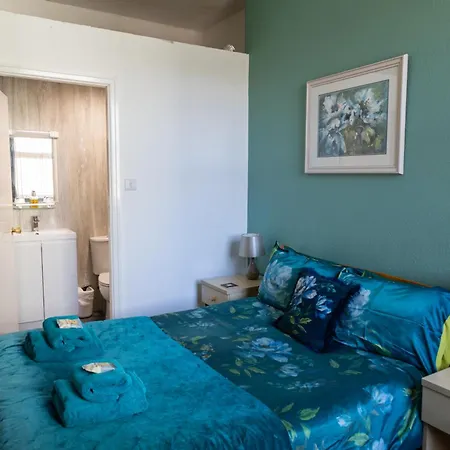 Carlton House Guesthouse-2