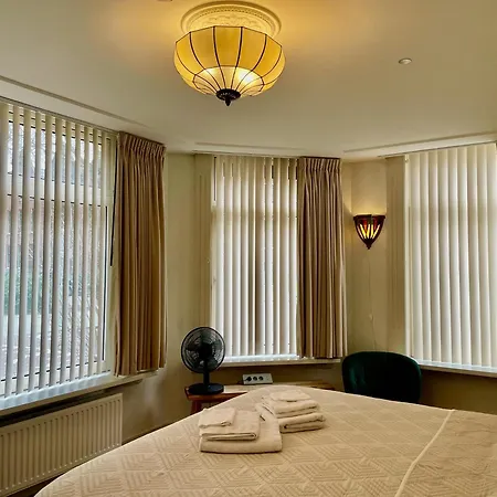 Bed And Breakfast Rotterdam-2