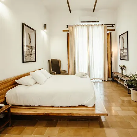 Hotel Sin Nombre-2