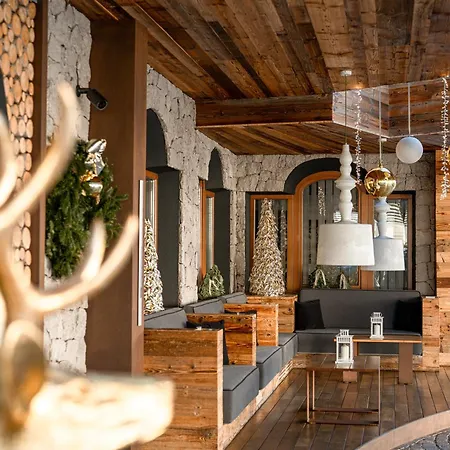Croce Bianca Leisure & Spa Hotel-3