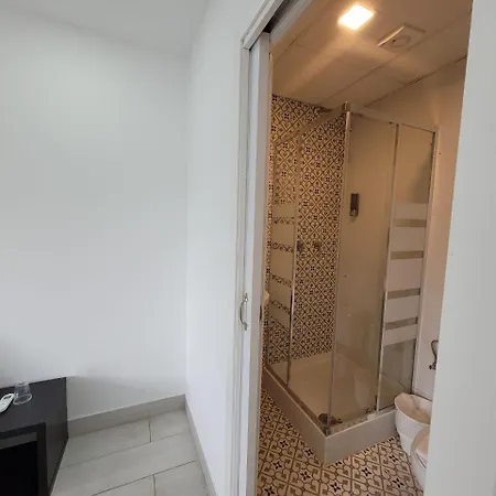 Ayz Silvela - Auto Check-In Property-2