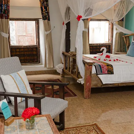 Emerald Palm Courtyard Hotel-3