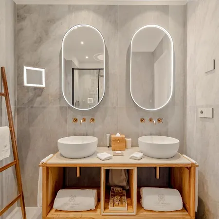 Cool Dreams Luxury Rooms-2