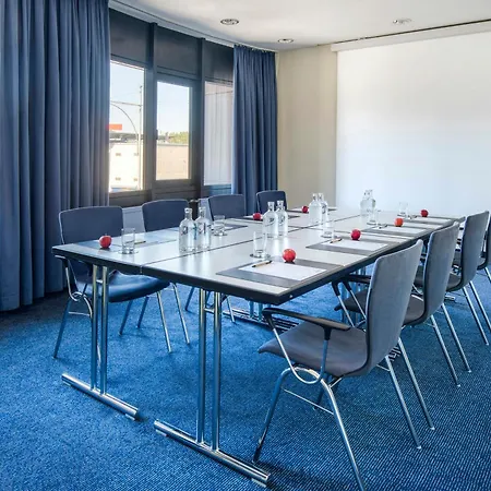 Hotel Freiburg City Center By Leonardo Hotels-2