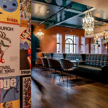 Motel One Edinburgh-Princes-2