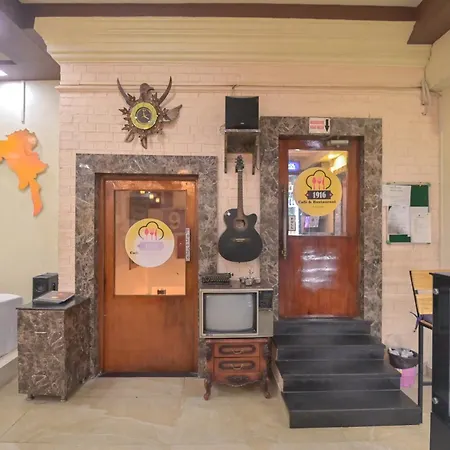 Shree Ganesha Palace Near Kashi Vishwanath Temple-3