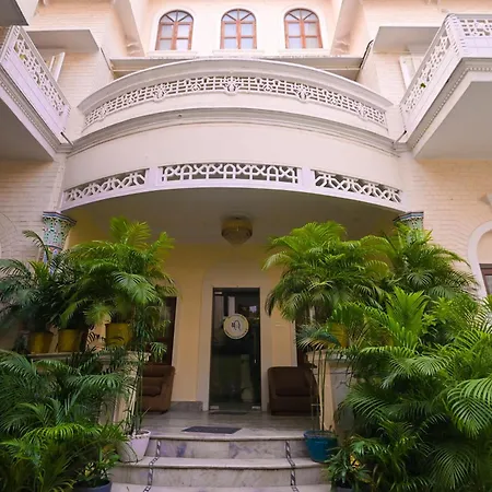 Shree Ganesha Palace Near Kashi Vishwanath Temple-2