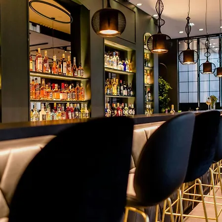 Motel One Paris-Porte Doree-3