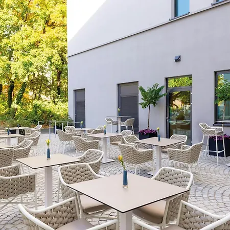 Leonardo Hotel Augsburg-3