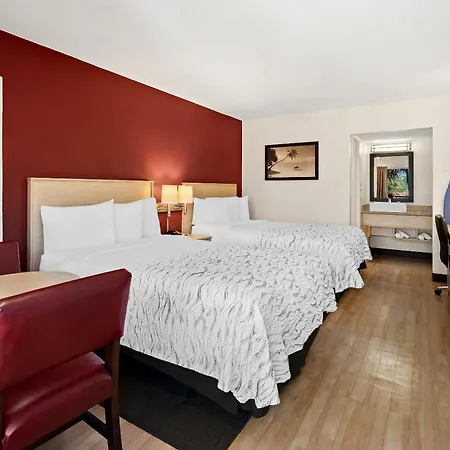Red Roof Inn Plus+ & Suites Naples Downtown-5Th Ave S-2