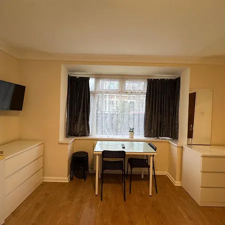 Kensal Lodge Guest House-2