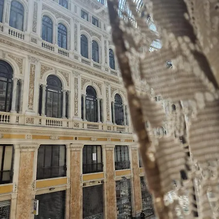 Suite Galleria Umberto I-2