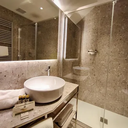 Hotel Antiche Figure-2