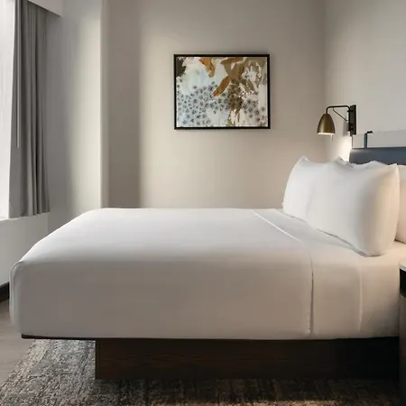 Crowne Plaza Seattle - No Resort Fee - Newly Renovated Ihg Hotel-2