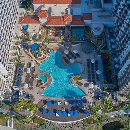 The Waterfront Beach Resort, A Hilton Hotel-3