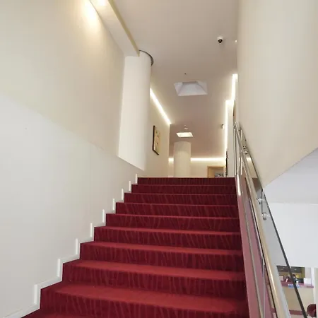 Sky 2 Hotel Tirana-3