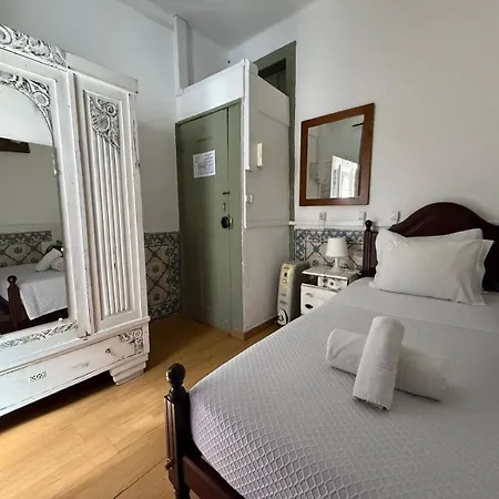 New Aljubarrota Guest House-3