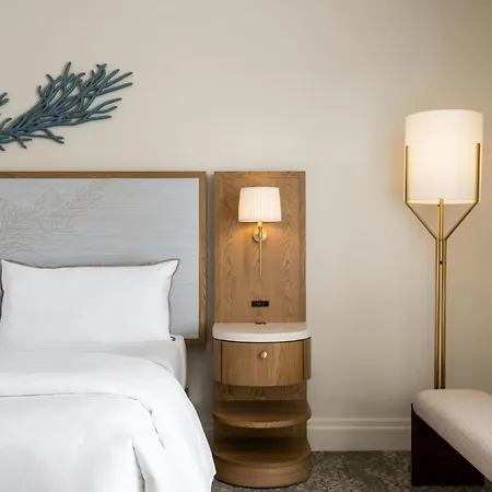 Moana Surfrider, A Westin Resort & Spa, Waikiki Beach-2