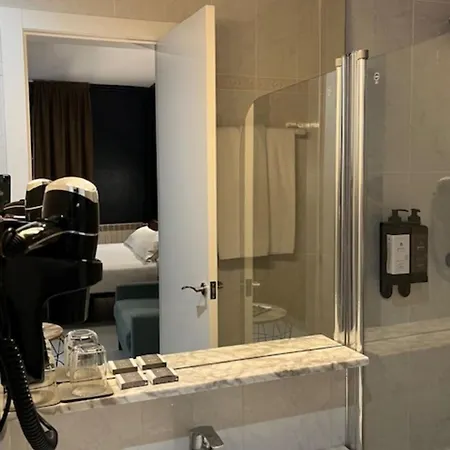 Hostal Iznajar Barcelona-2