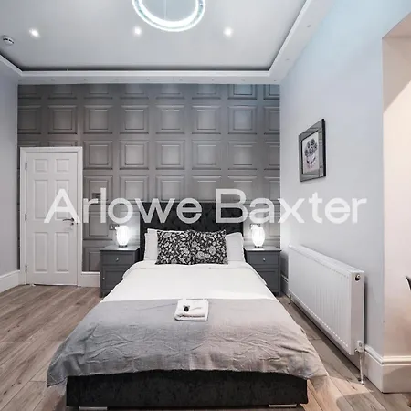 Hackney Suites - En-Suite Rooms & Amenities-3