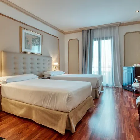 Hotel Roger De Lluria-2