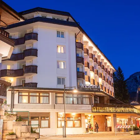 Hotel Alaska Cortina-2