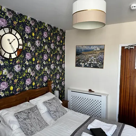 Willows Guest House-2