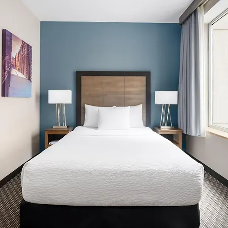 La Quinta Inn & Suites By Wyndham Chicago Downtown-2