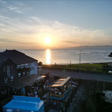 Maddens Bridge Bar & Guesthouse-3
