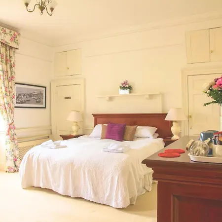 East Pallant Bed And Breakfast, Located In Large Georgian Townhouse In Central Chichester-2
