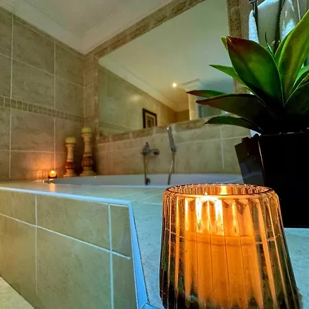 Casa Flora Guesthouse-3