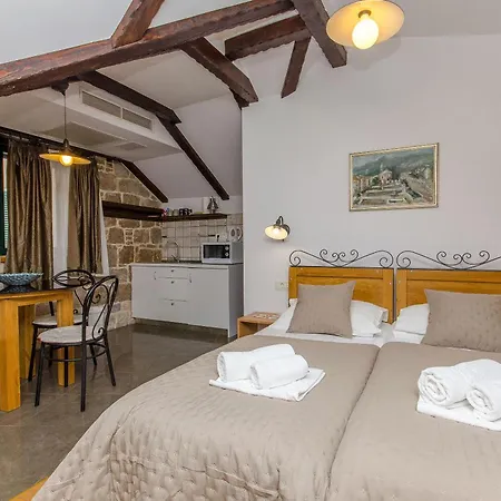 Apartment And Rooms Desideria-3