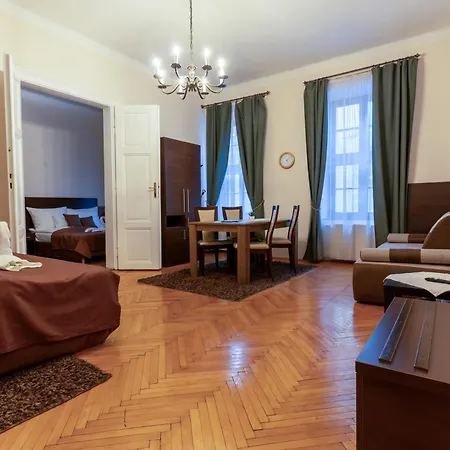 Central Hotel 21-3