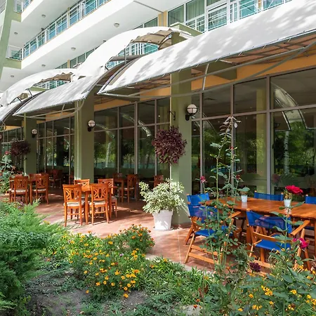 Ivana Palace Hotel - Free Parking-2
