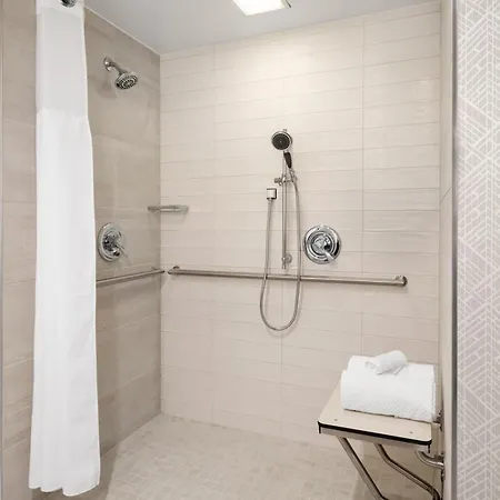 Embassy Suites By Hilton Portland Airport-3