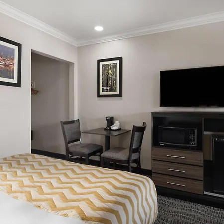 Travelodge By Wyndham Eureka-2