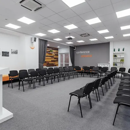 Orange Hotel-2