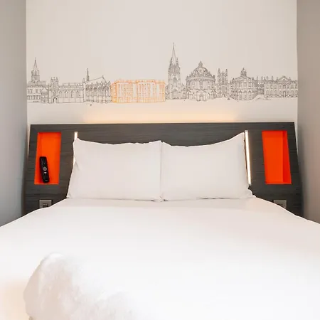 Easyhotel Oxford-3