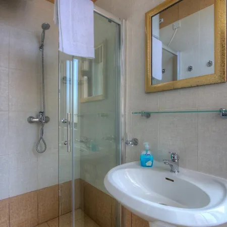 Green Grove Guest House-2
