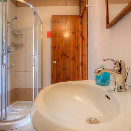 Green Grove Guest House-3