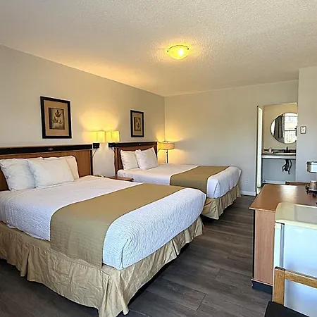 Diplomat Motel-2