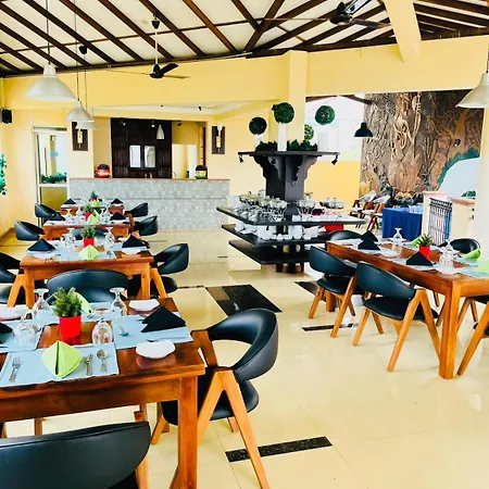 The Ocean Pearl Hotel Negombo-2