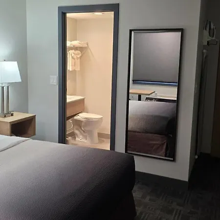 Super 8 By Wyndham Clearwater Bc-2