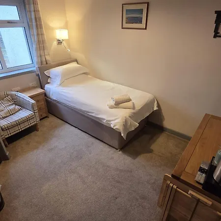 Sanderlay Guest House-3
