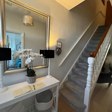 The Glastonbury Town House-2