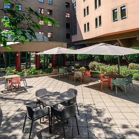 Ibis Budapest Heroes Square-3