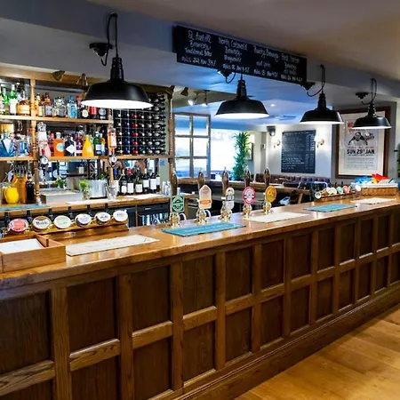 The Globe, Warwick, Warwickshire - Brunning & Price-3